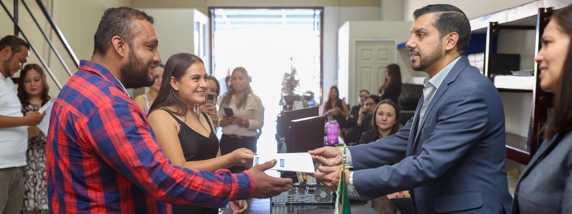 Matrimonios Colectivos formalizó a 28 nuevas parejas de esposos