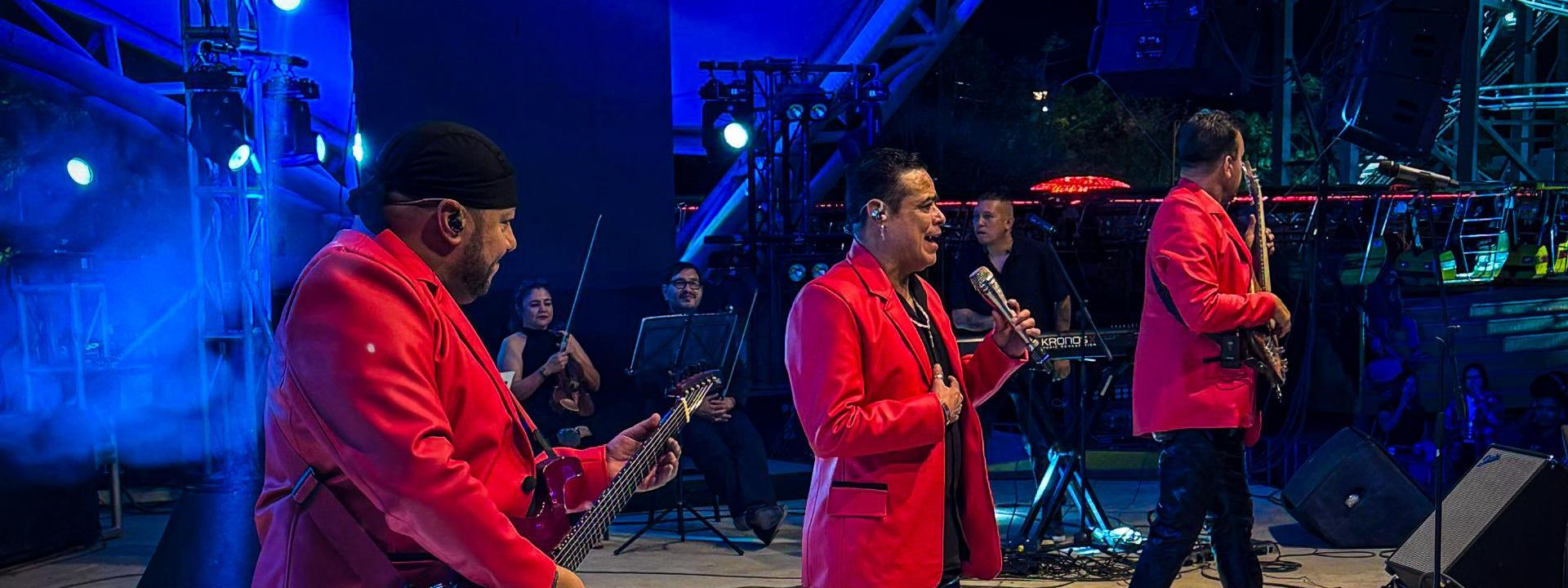 Espectacular presentación de Los Falcons en el Teatro de la Feria Tepabril