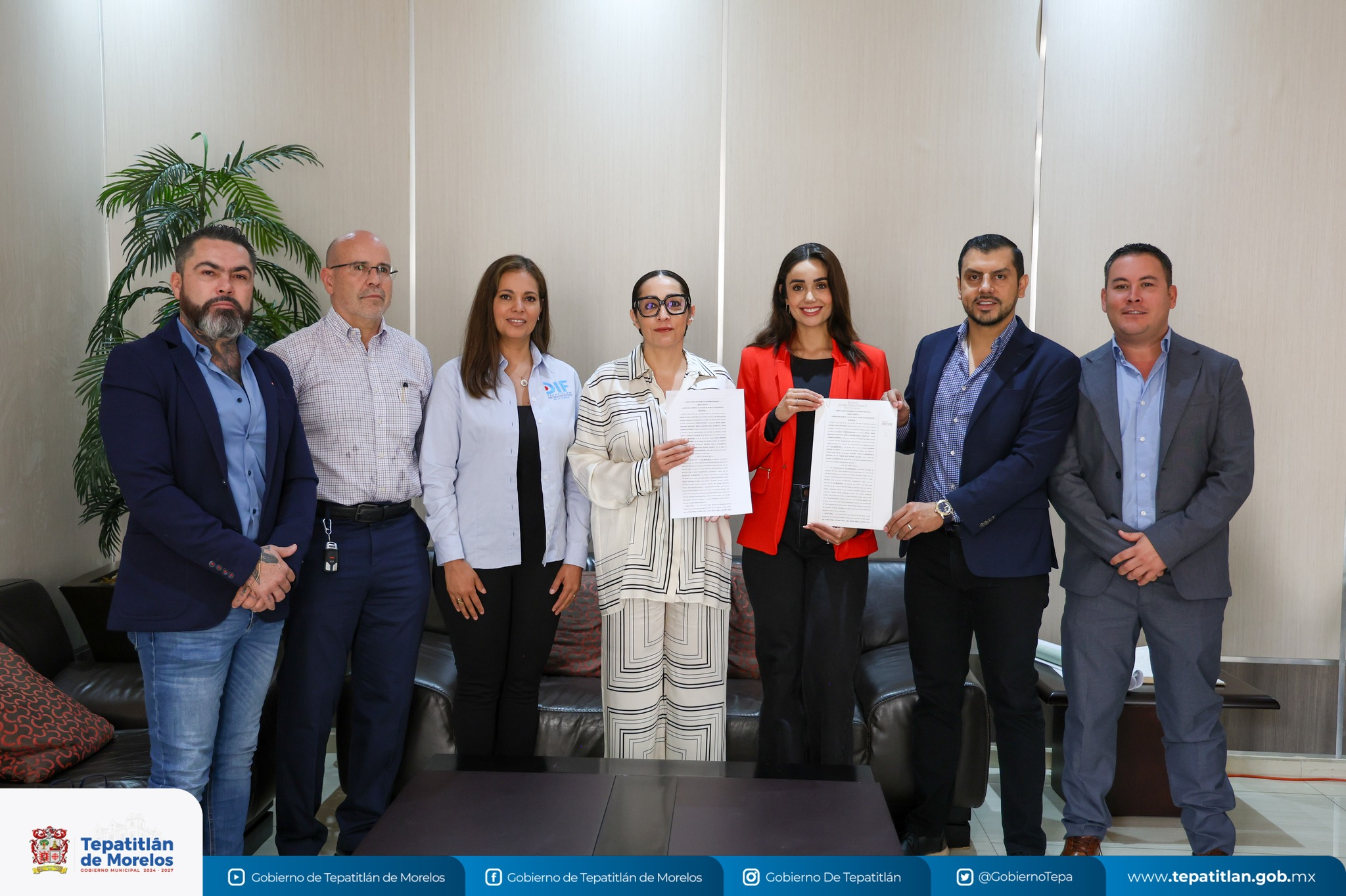 ¡Es oficial! Firmamos la escritura pública de la donación del terreno para el Centro Regional de Autismo y Discapacidad Intelectual que se construye en #Tepatitlán.