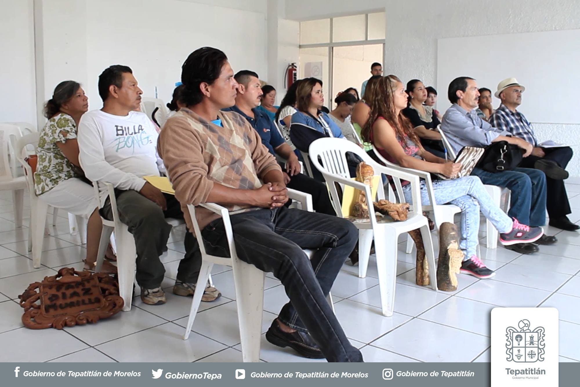 Reunión de Artesanos con Representantes del Instituto de la Artesania Jalisciense para Tramitar la Credencial de Artesano